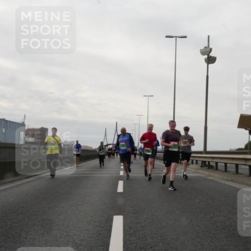 03.10.2025 - Köhlbrandbrückenlauf Matties Gatica Varas http://msf.ph/oto/9191738 03.10.2025 16:07:26 Position 3  meine-sportfotos.de