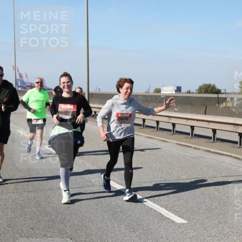 03.10.2025 - Köhlbrandbrückenlauf Yannick Fuchs http://msf.ph/oto/9191747 03.10.2025 12:12:43 Position 3 6825, 5, 5585 meine-sportfotos.de