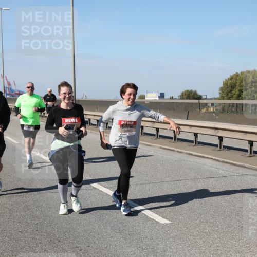 03.10.2025 - Köhlbrandbrückenlauf Yannick Fuchs http://msf.ph/oto/9191750 03.10.2025 12:12:44 Position 3 5585 meine-sportfotos.de