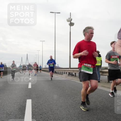 03.10.2025 - Köhlbrandbrückenlauf Matties Gatica Varas http://msf.ph/oto/9191751 03.10.2025 16:07:28 Position 3 8367 meine-sportfotos.de