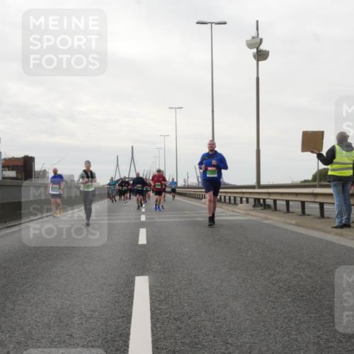 03.10.2025 - Köhlbrandbrückenlauf Matties Gatica Varas http://msf.ph/oto/9191753 03.10.2025 16:07:29 Position 3  meine-sportfotos.de