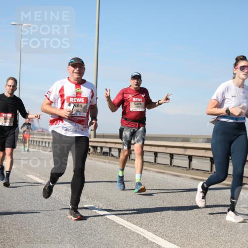 03.10.2025 - Köhlbrandbrückenlauf Yannick Fuchs http://msf.ph/oto/9191755 03.10.2025 11:52:41 Position 3 4401, 4370 meine-sportfotos.de