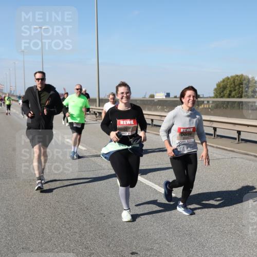 03.10.2025 - Köhlbrandbrückenlauf Yannick Fuchs http://msf.ph/oto/9191759 03.10.2025 12:12:44 Position 3 5585 meine-sportfotos.de