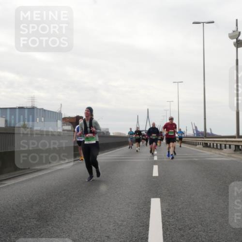 03.10.2025 - Köhlbrandbrückenlauf Matties Gatica Varas http://msf.ph/oto/9191763 03.10.2025 16:07:31 Position 3 8899 meine-sportfotos.de