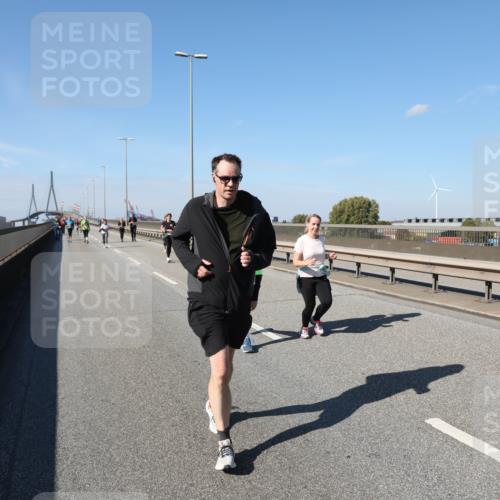 03.10.2025 - Köhlbrandbrückenlauf Yannick Fuchs http://msf.ph/oto/9191789 03.10.2025 12:12:46 Position 3  meine-sportfotos.de