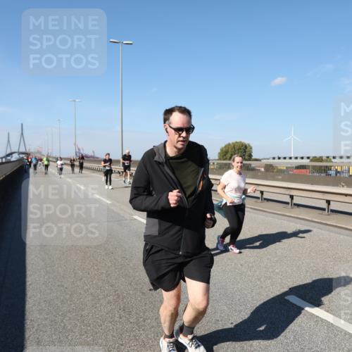 03.10.2025 - Köhlbrandbrückenlauf Yannick Fuchs http://msf.ph/oto/9191796 03.10.2025 12:12:46 Position 3  meine-sportfotos.de