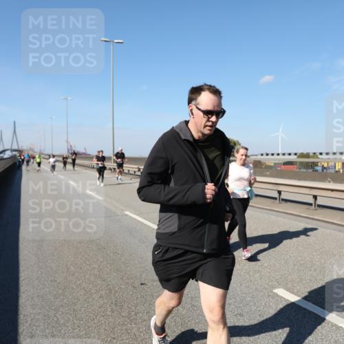 03.10.2025 - Köhlbrandbrückenlauf Yannick Fuchs http://msf.ph/oto/9191799 03.10.2025 12:12:46 Position 3  meine-sportfotos.de