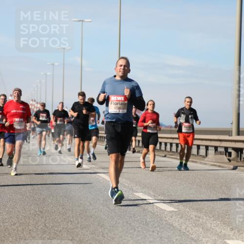 03.10.2025 - Köhlbrandbrückenlauf Yannick Fuchs http://msf.ph/oto/9191800 03.10.2025 11:52:44 Position 3 4506, 5754 meine-sportfotos.de
