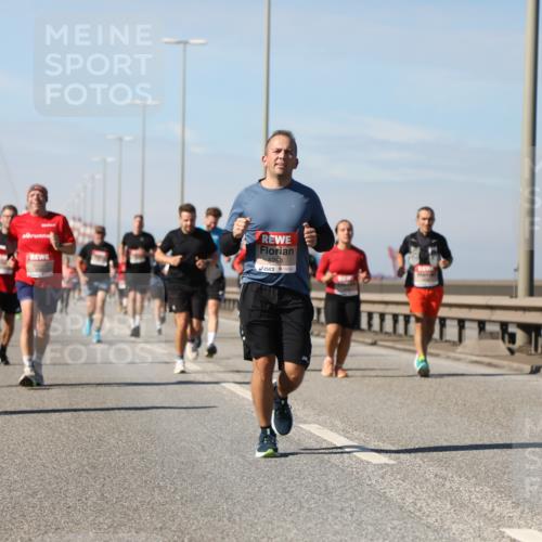 03.10.2025 - Köhlbrandbrückenlauf Yannick Fuchs http://msf.ph/oto/9191803 03.10.2025 11:52:44 Position 3 4506, 5754 meine-sportfotos.de