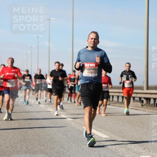 03.10.2025 - Köhlbrandbrückenlauf Yannick Fuchs http://msf.ph/oto/9191810 03.10.2025 11:52:45 Position 3 5754 meine-sportfotos.de