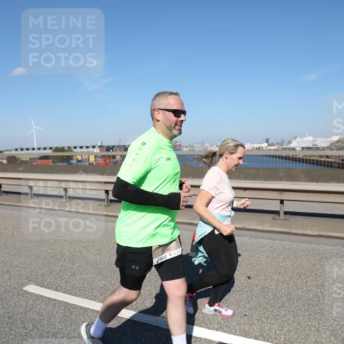 03.10.2025 - Köhlbrandbrückenlauf Yannick Fuchs http://msf.ph/oto/9191811 03.10.2025 12:12:48 Position 3  meine-sportfotos.de