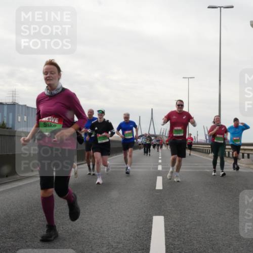 03.10.2025 - Köhlbrandbrückenlauf Matties Gatica Varas http://msf.ph/oto/9191813 03.10.2025 16:07:44 Position 3 8525 meine-sportfotos.de