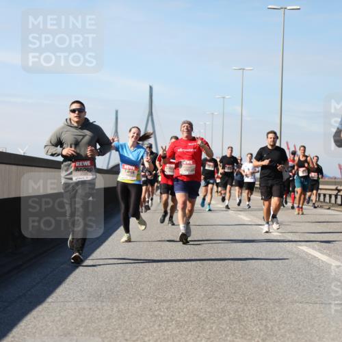 03.10.2025 - Köhlbrandbrückenlauf Yannick Fuchs http://msf.ph/oto/9191821 03.10.2025 11:52:46 Position 3 4506, 5754 meine-sportfotos.de