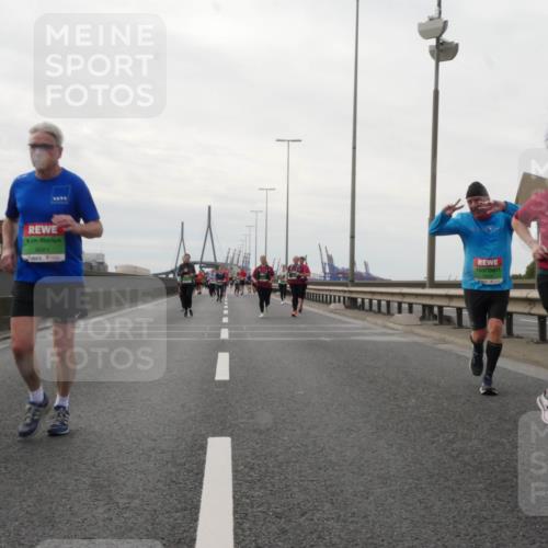 03.10.2025 - Köhlbrandbrückenlauf Matties Gatica Varas http://msf.ph/oto/9191825 03.10.2025 16:07:47 Position 3 9661, 8379 meine-sportfotos.de