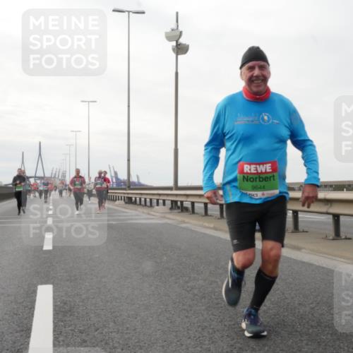 03.10.2025 - Köhlbrandbrückenlauf Matties Gatica Varas http://msf.ph/oto/9191830 03.10.2025 16:07:48 Position 3 9644 meine-sportfotos.de