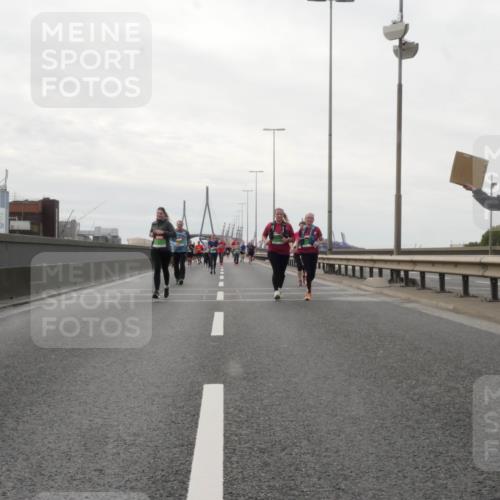 03.10.2025 - Köhlbrandbrückenlauf Matties Gatica Varas http://msf.ph/oto/9191834 03.10.2025 16:07:50 Position 3  meine-sportfotos.de
