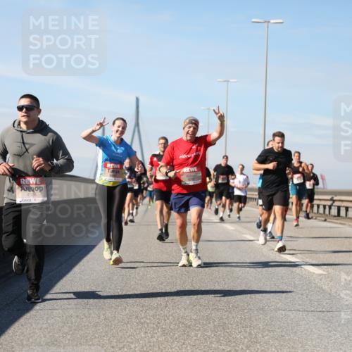 03.10.2025 - Köhlbrandbrückenlauf Yannick Fuchs http://msf.ph/oto/9191835 03.10.2025 11:52:46 Position 3 4506, 6797 meine-sportfotos.de