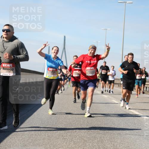 03.10.2025 - Köhlbrandbrückenlauf Yannick Fuchs http://msf.ph/oto/9191839 03.10.2025 11:52:47 Position 3 4506, 6797, 4845 meine-sportfotos.de