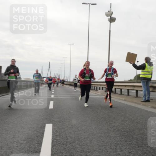 03.10.2025 - Köhlbrandbrückenlauf Matties Gatica Varas http://msf.ph/oto/9191842 03.10.2025 16:07:52 Position 3  meine-sportfotos.de