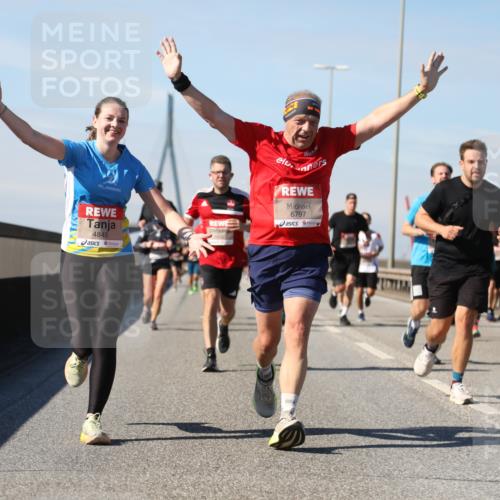 03.10.2025 - Köhlbrandbrückenlauf Yannick Fuchs http://msf.ph/oto/9191850 03.10.2025 11:52:47 Position 3 4845, 6797 meine-sportfotos.de