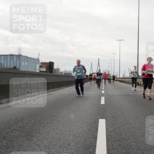 03.10.2025 - Köhlbrandbrückenlauf Matties Gatica Varas http://msf.ph/oto/9191853 03.10.2025 16:07:54 Position 3  meine-sportfotos.de