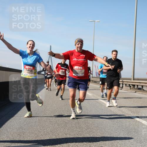 03.10.2025 - Köhlbrandbrückenlauf Yannick Fuchs http://msf.ph/oto/9191857 03.10.2025 11:52:48 Position 3 4845, 6797 meine-sportfotos.de