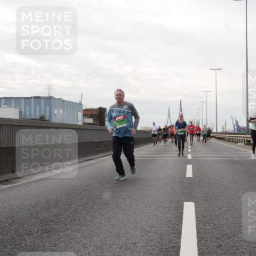 03.10.2025 - Köhlbrandbrückenlauf Matties Gatica Varas http://msf.ph/oto/9191860 03.10.2025 16:07:56 Position 3  meine-sportfotos.de