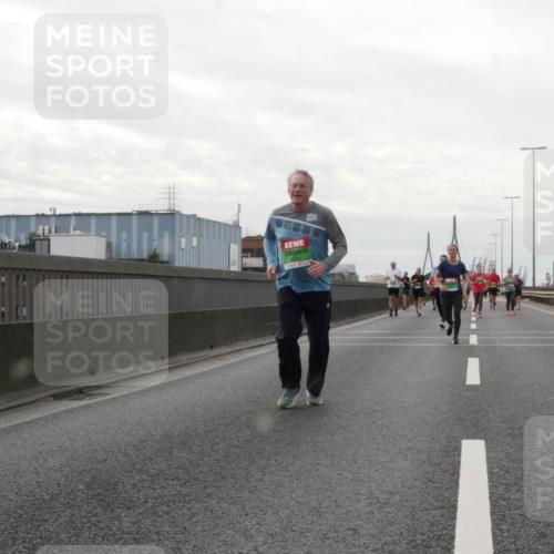 03.10.2025 - Köhlbrandbrückenlauf Matties Gatica Varas http://msf.ph/oto/9191863 03.10.2025 16:07:56 Position 3  meine-sportfotos.de