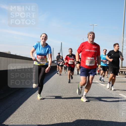 03.10.2025 - Köhlbrandbrückenlauf Yannick Fuchs http://msf.ph/oto/9191864 03.10.2025 11:52:48 Position 3 06, 4845, 6797 meine-sportfotos.de