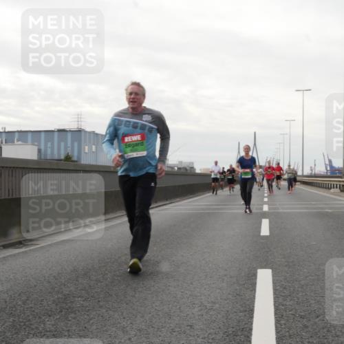 03.10.2025 - Köhlbrandbrückenlauf Matties Gatica Varas http://msf.ph/oto/9191865 03.10.2025 16:07:57 Position 3  meine-sportfotos.de