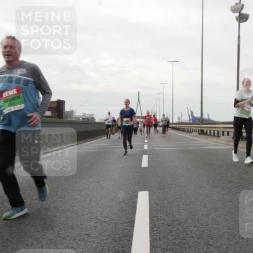 03.10.2025 - Köhlbrandbrückenlauf Matties Gatica Varas http://msf.ph/oto/9191867 03.10.2025 16:07:57 Position 3 4030 meine-sportfotos.de
