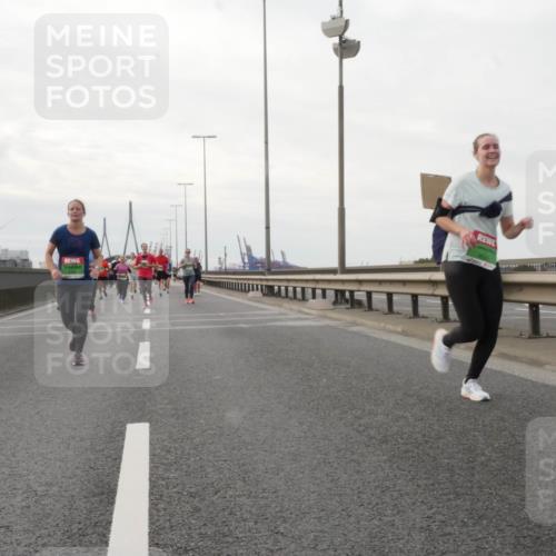 03.10.2025 - Köhlbrandbrückenlauf Matties Gatica Varas http://msf.ph/oto/9191871 03.10.2025 16:07:58 Position 3  meine-sportfotos.de