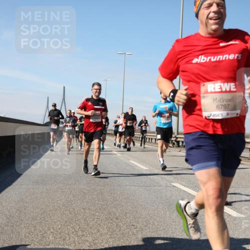 03.10.2025 - Köhlbrandbrückenlauf Yannick Fuchs http://msf.ph/oto/9191876 03.10.2025 11:52:49 Position 3 6797 meine-sportfotos.de