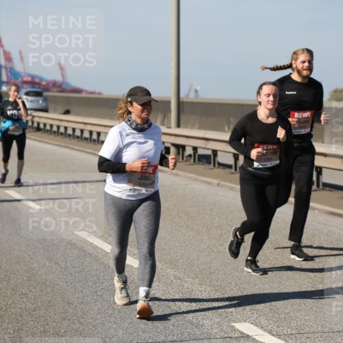 03.10.2025 - Köhlbrandbrückenlauf Yannick Fuchs http://msf.ph/oto/9191883 03.10.2025 12:12:55 Position 3 6284, 5384 meine-sportfotos.de