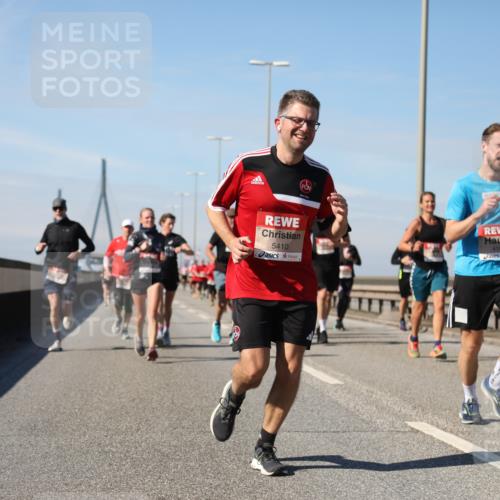 03.10.2025 - Köhlbrandbrückenlauf Yannick Fuchs http://msf.ph/oto/9191885 03.10.2025 11:52:50 Position 3 5410, 4197 meine-sportfotos.de