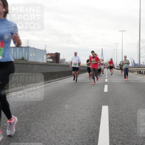 03.10.2025 - Köhlbrandbrückenlauf Matties Gatica Varas http://msf.ph/oto/9191888 03.10.2025 16:08:02 Position 3  meine-sportfotos.de