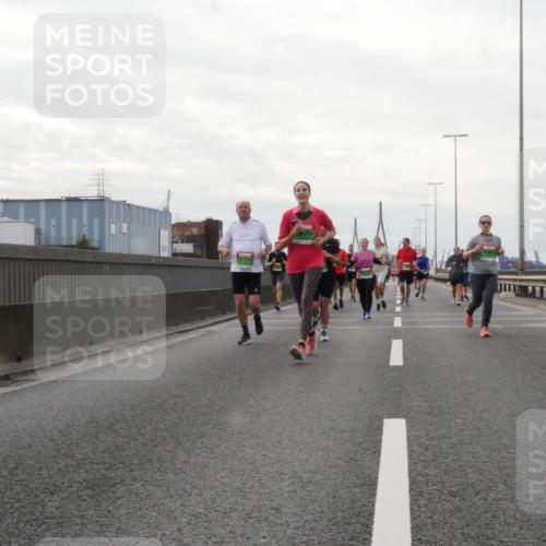 03.10.2025 - Köhlbrandbrückenlauf Matties Gatica Varas http://msf.ph/oto/9191892 03.10.2025 16:08:03 Position 3  meine-sportfotos.de