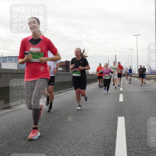 03.10.2025 - Köhlbrandbrückenlauf Matties Gatica Varas http://msf.ph/oto/9191899 03.10.2025 16:08:05 Position 3 3572 meine-sportfotos.de