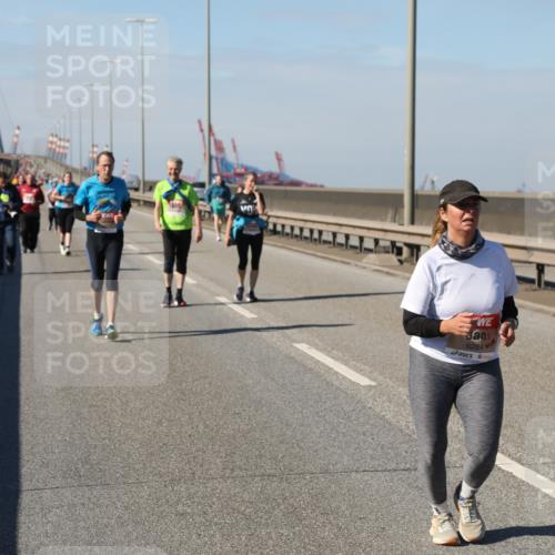 03.10.2025 - Köhlbrandbrückenlauf Yannick Fuchs http://msf.ph/oto/9191900 03.10.2025 12:12:56 Position 3 6284 meine-sportfotos.de