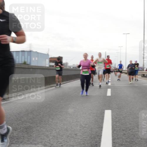 03.10.2025 - Köhlbrandbrückenlauf Matties Gatica Varas http://msf.ph/oto/9191906 03.10.2025 16:08:06 Position 3  meine-sportfotos.de