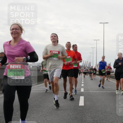 03.10.2025 - Köhlbrandbrückenlauf Matties Gatica Varas http://msf.ph/oto/9191911 03.10.2025 16:08:08 Position 3 7474, 9120, 9723 meine-sportfotos.de