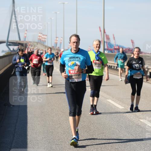 03.10.2025 - Köhlbrandbrückenlauf Yannick Fuchs http://msf.ph/oto/9191924 03.10.2025 12:12:58 Position 3 6402, 5121 meine-sportfotos.de