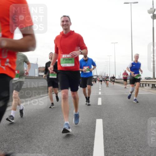 03.10.2025 - Köhlbrandbrückenlauf Matties Gatica Varas http://msf.ph/oto/9191925 03.10.2025 16:08:11 Position 3 8330 meine-sportfotos.de