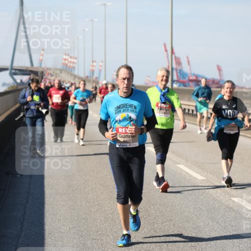 03.10.2025 - Köhlbrandbrückenlauf Yannick Fuchs http://msf.ph/oto/9191928 03.10.2025 12:12:58 Position 3 6402, 5121 meine-sportfotos.de