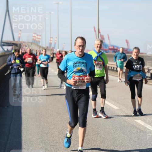 03.10.2025 - Köhlbrandbrückenlauf Yannick Fuchs http://msf.ph/oto/9191932 03.10.2025 12:12:59 Position 3 6402 meine-sportfotos.de