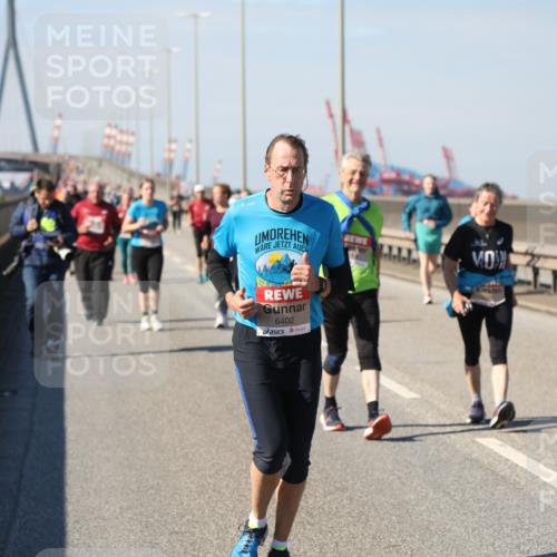 03.10.2025 - Köhlbrandbrückenlauf Yannick Fuchs http://msf.ph/oto/9191936 03.10.2025 12:12:59 Position 3 6402 meine-sportfotos.de