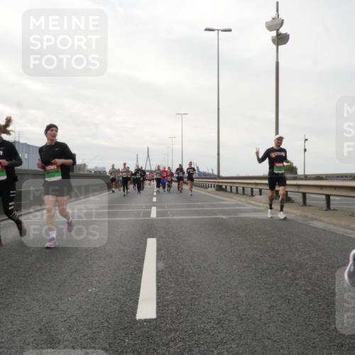 03.10.2025 - Köhlbrandbrückenlauf Matties Gatica Varas http://msf.ph/oto/9191944 03.10.2025 16:08:26 Position 3  meine-sportfotos.de