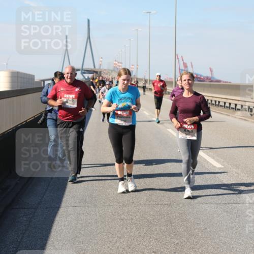 03.10.2025 - Köhlbrandbrückenlauf Yannick Fuchs http://msf.ph/oto/9191988 03.10.2025 12:13:07 Position 3 6399, 6401 meine-sportfotos.de