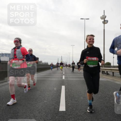03.10.2025 - Köhlbrandbrückenlauf Matties Gatica Varas http://msf.ph/oto/9191991 03.10.2025 16:08:38 Position 3 8744, 8036 meine-sportfotos.de
