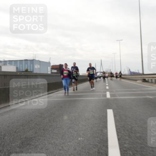 03.10.2025 - Köhlbrandbrückenlauf Matties Gatica Varas http://msf.ph/oto/9191999 03.10.2025 16:08:43 Position 3  meine-sportfotos.de